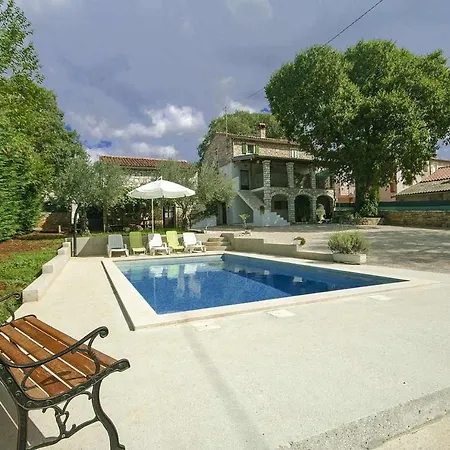 Casa Fragola Holiday home Prsurici