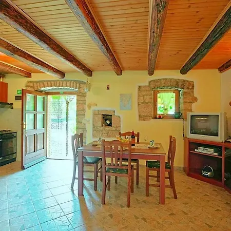 Holiday home Casa Fragola Prsurici